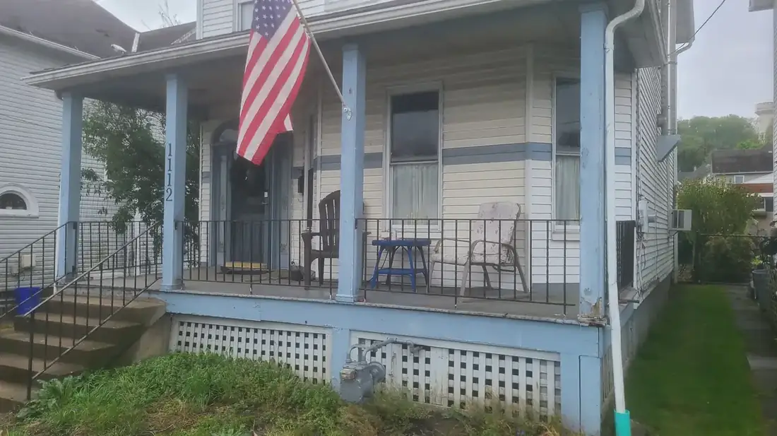 Front porch rebuild with new rail — Oasis Custom Decks